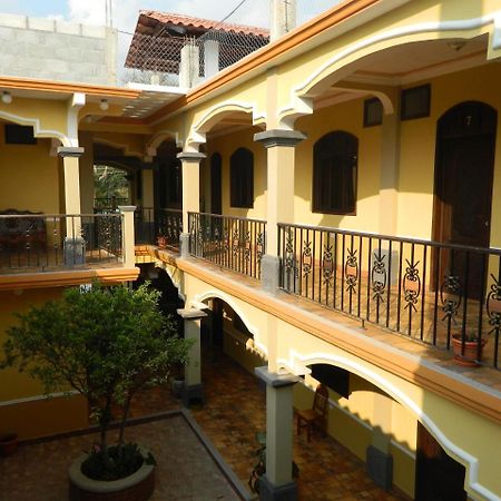 Hotel Villa Los Arcos Panajachel Kültér fotó