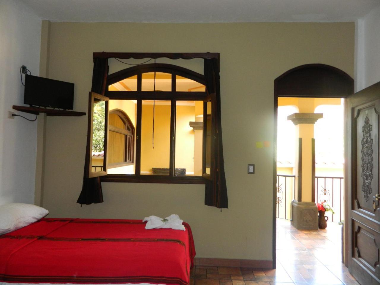 Hotel Villa Los Arcos Panajachel Kültér fotó